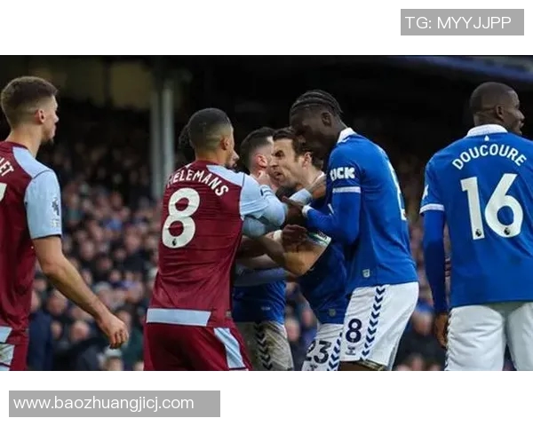 欧冠激战曼联迎战瓦伦西亚争夺小组出线关键战役